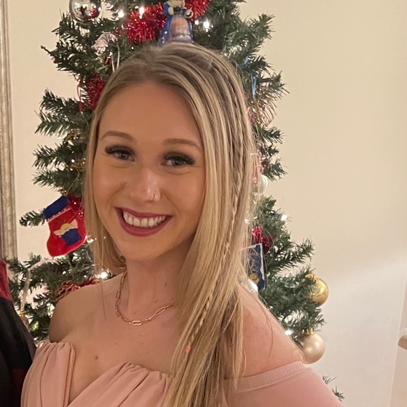 Meet the Posher Other - Meet your Posher, Sara